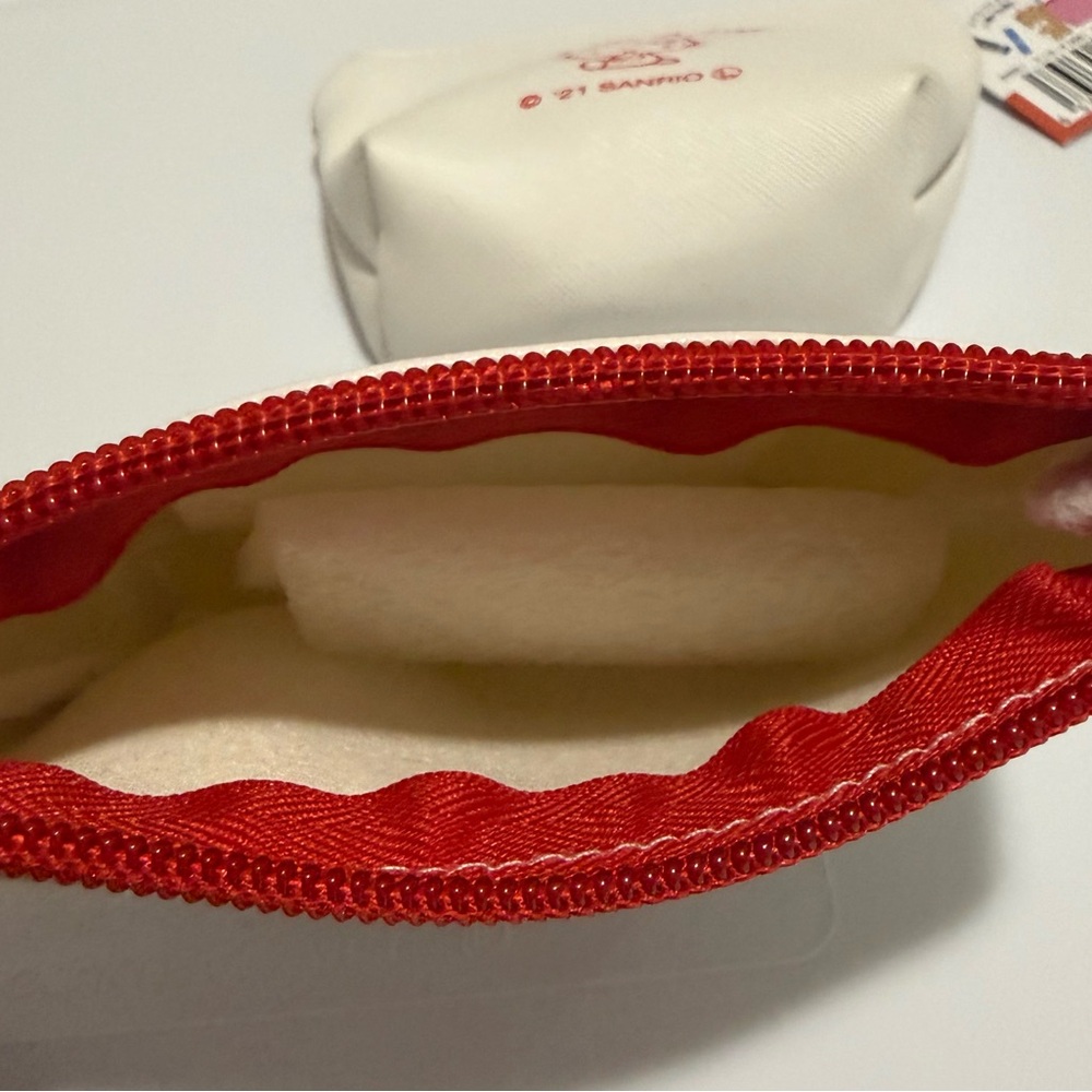 Hello Kitty Mini Coin Pouches - Picture 4 of 4